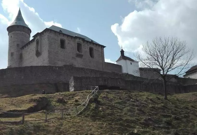 Majatalo Penzion U Nouzů