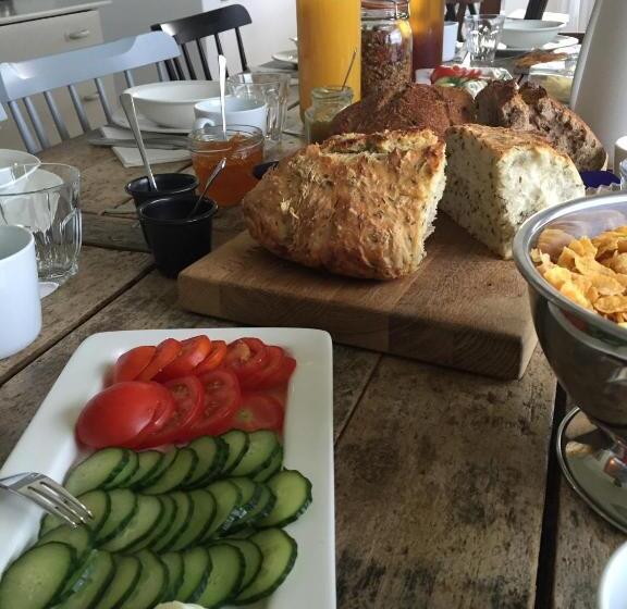 تختخواب و صبحانه Mengi Countryside