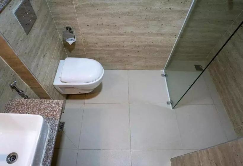 هتل Avocado Orchid Resort