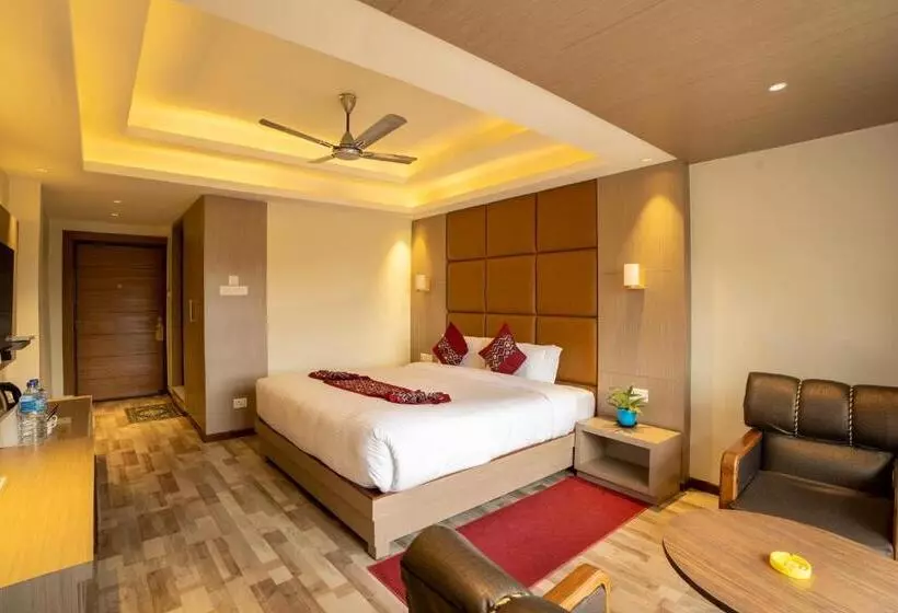 هتل Avocado Orchid Resort