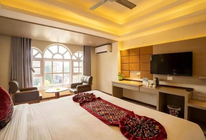 هتل Avocado Orchid Resort