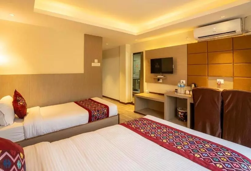 هتل Avocado Orchid Resort