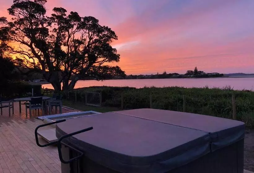 Majatalo Mount And Surf View Cabin