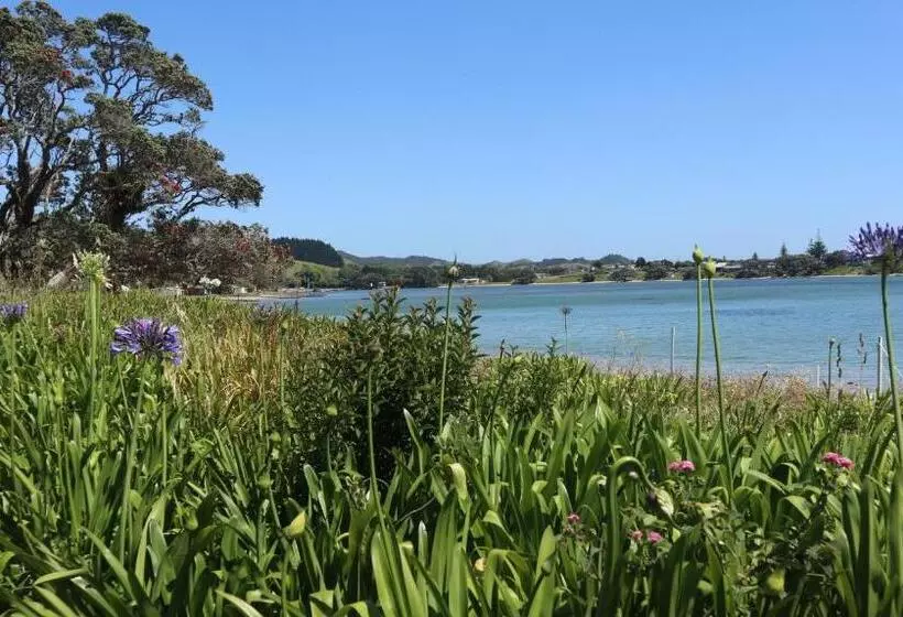 Majatalo Mount And Surf View Cabin