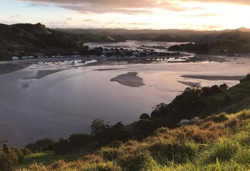 Majatalo Mount And Surf View Cabin