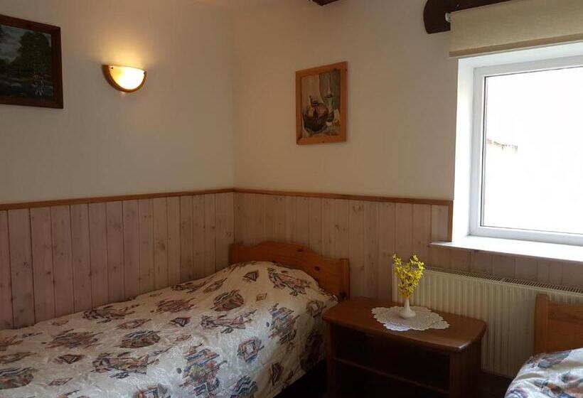 هاستل Viesu Nams Vecmuiža