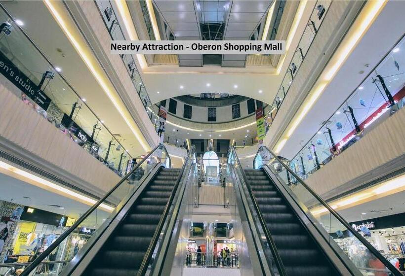 Hotel Flagship Vattekad Residency