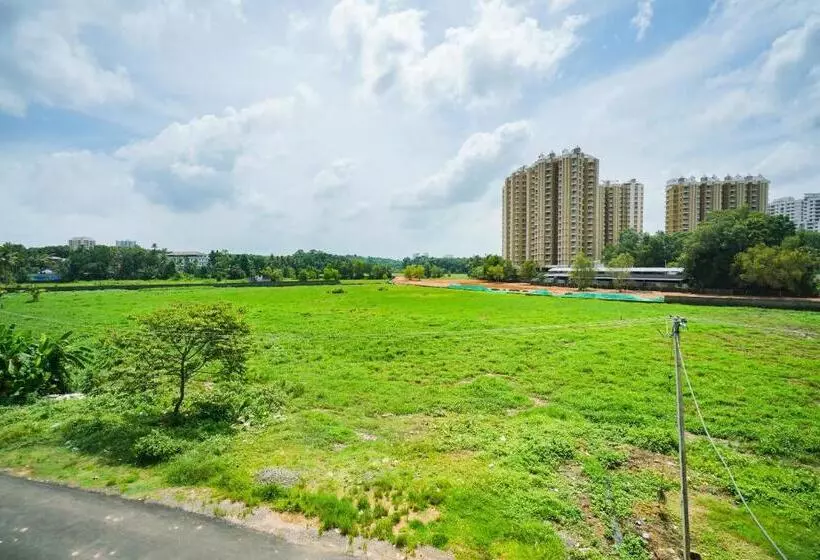 Hotelli Flagship Vattekad Residency