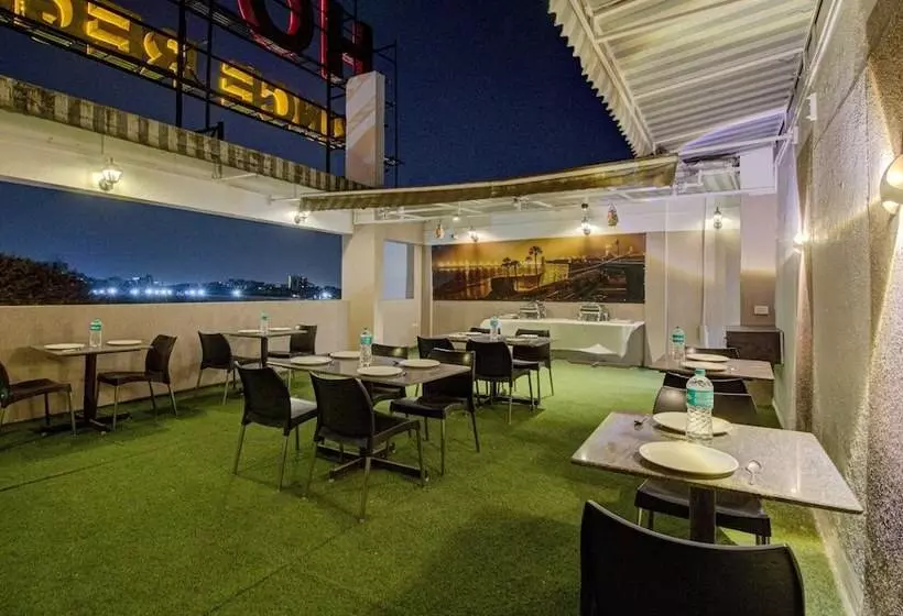 Itsy Hotels Prince Regency