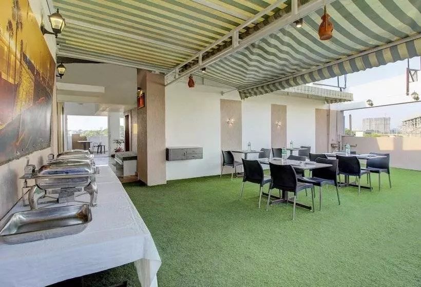 Itsy Hotels Prince Regency