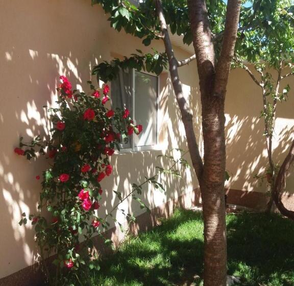 پانسیون Casa Georgian