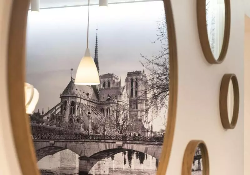هتل 1er étage Marais