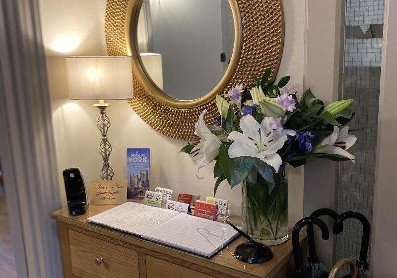 فندق Ashbourne House