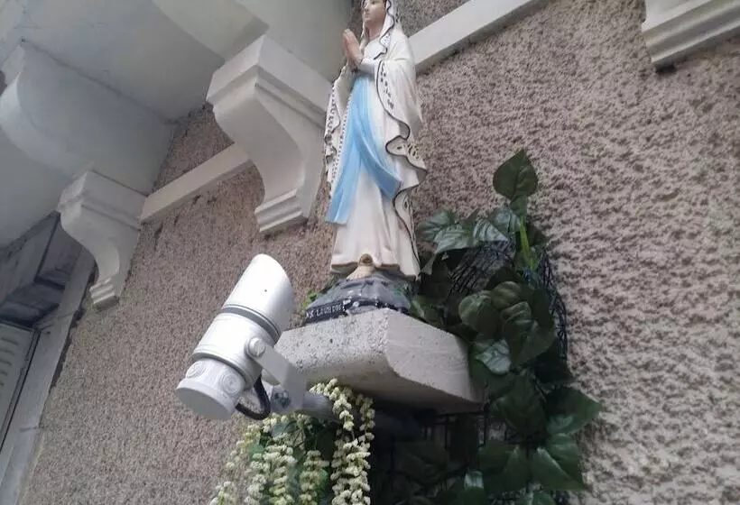 هتل Au Berceau De Bernadette