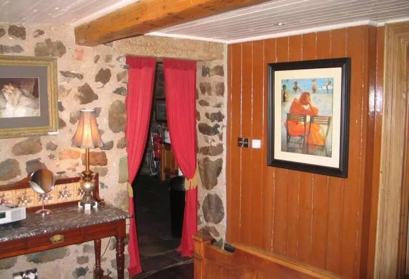 Hotel Clenaghans