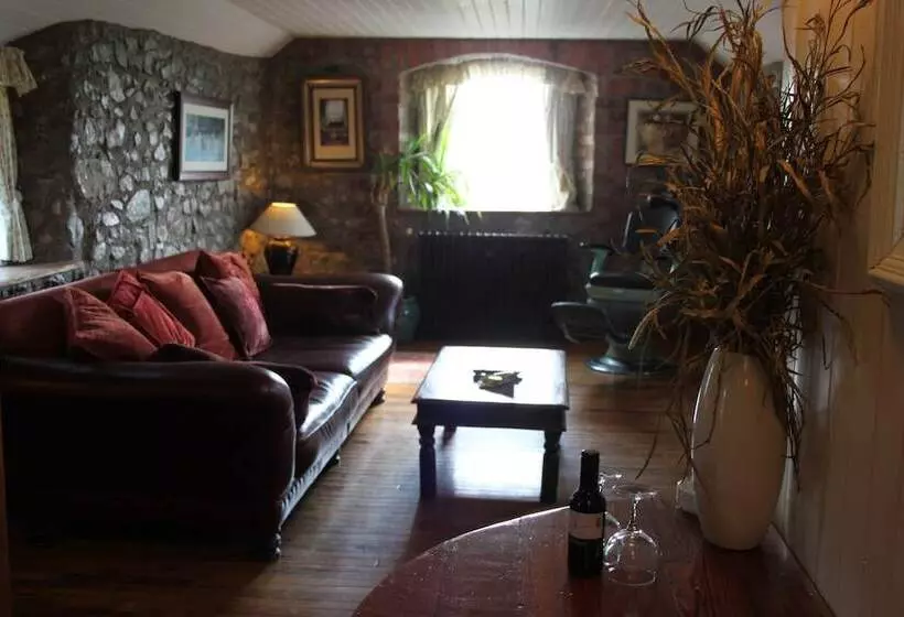 Hotel Clenaghans