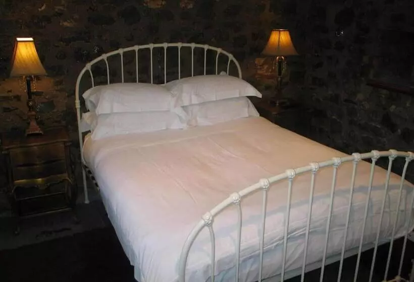 Hotel Clenaghans