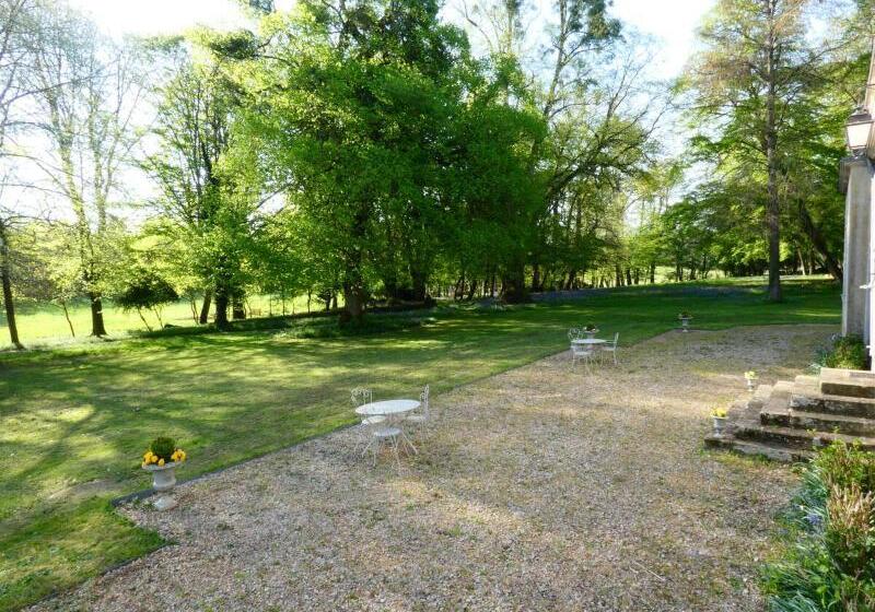 בית מלון כפרי Domaine De Chatenay Le Mans