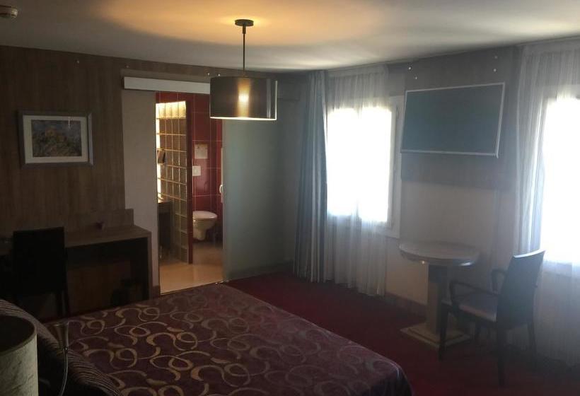 هتل Brit Du Moulin De La Pioline La Table A Fromages