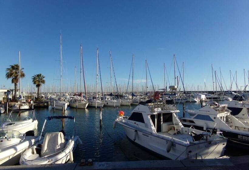 בית מלון כפרי De La Plage