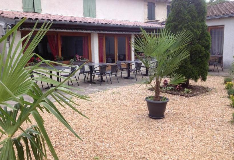 בית מלון כפרי Les Aromes