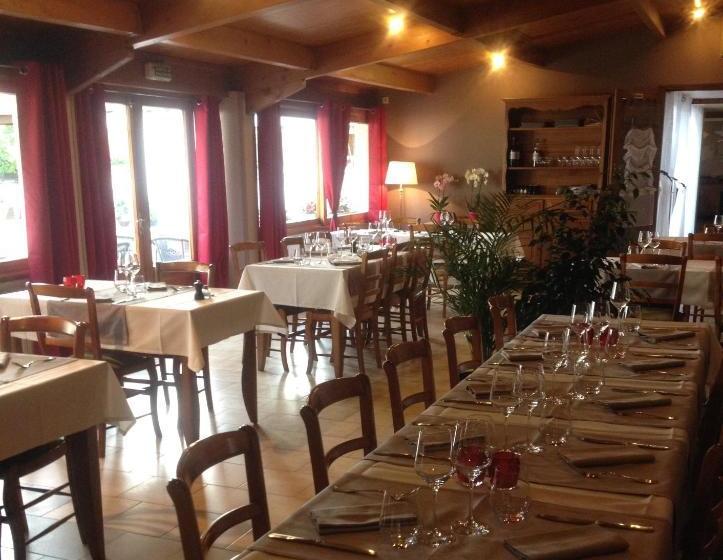 בית מלון כפרי Les Aromes