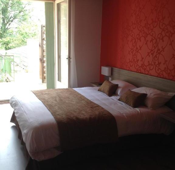 בית מלון כפרי Les Aromes