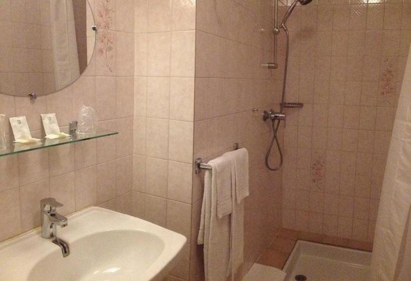 בית מלון כפרי Les Aromes