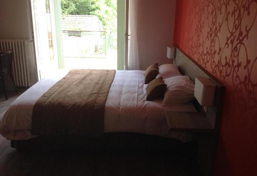 בית מלון כפרי Les Aromes