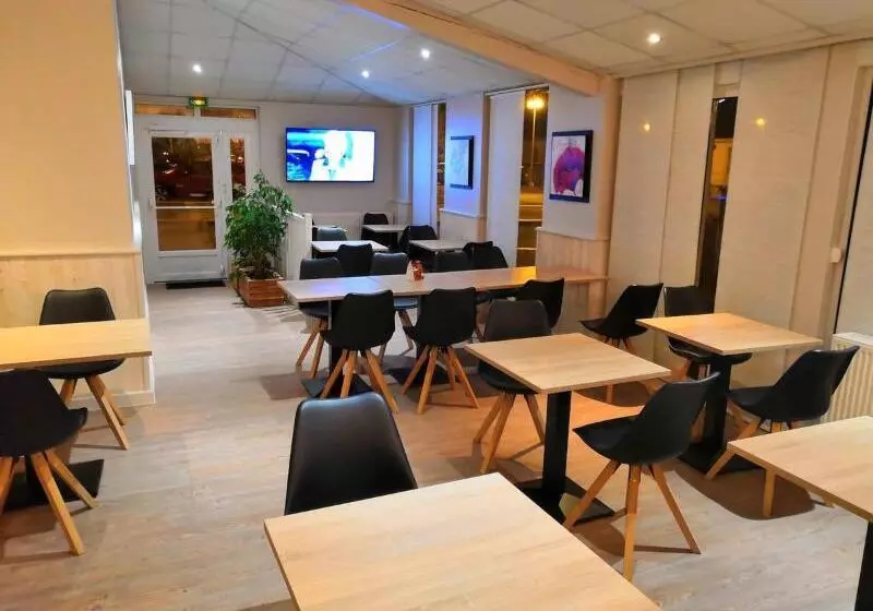ホテル Logis Hôtel L Oliveraie