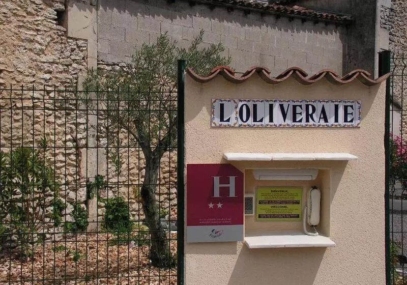ホテル Logis Hôtel L Oliveraie