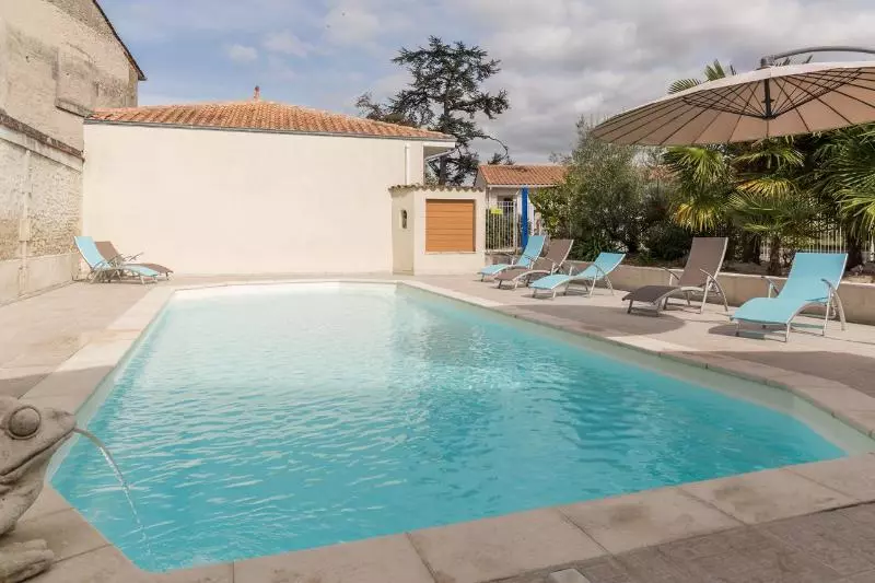 ホテル Logis Hôtel L Oliveraie