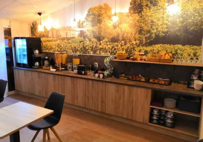 ホテル Logis Hôtel L Oliveraie