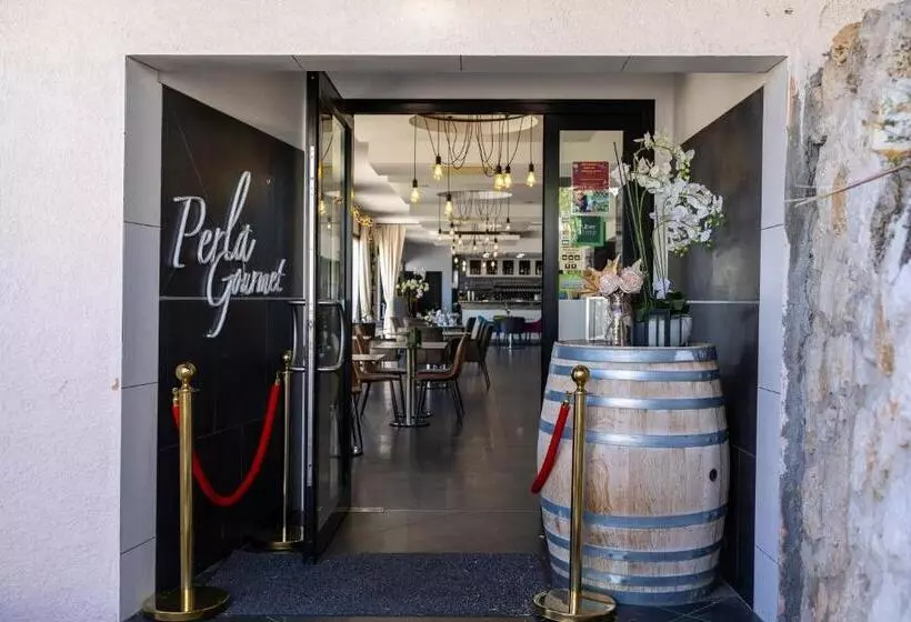 ホテル & Restaurant Perla Riviera