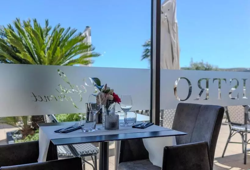 ホテル & Restaurant Perla Riviera