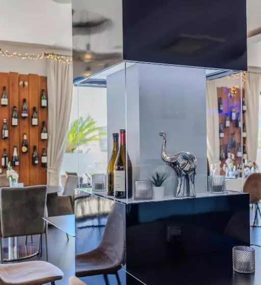 ホテル & Restaurant Perla Riviera