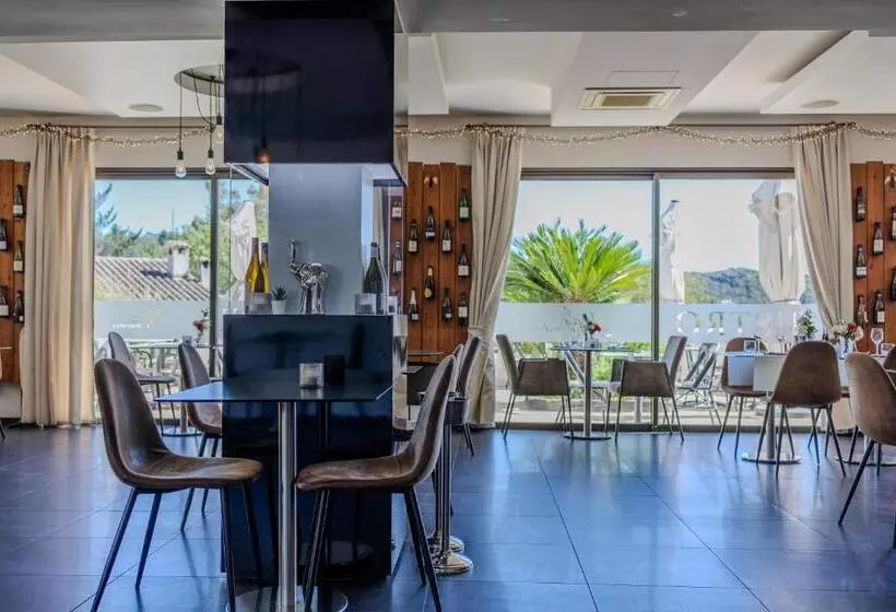 ホテル & Restaurant Perla Riviera