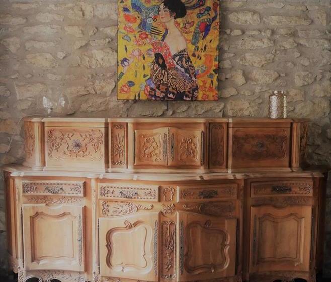 هتل Hôtel Sous Les Figuiers Piscine, Parking, Centre Ville