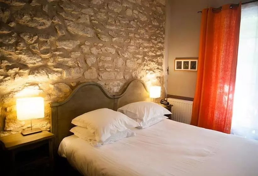 هتل Hôtel Sous Les Figuiers Piscine, Parking, Centre Ville