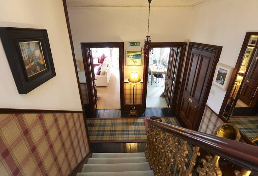 Отель Trafford Bank Guest House