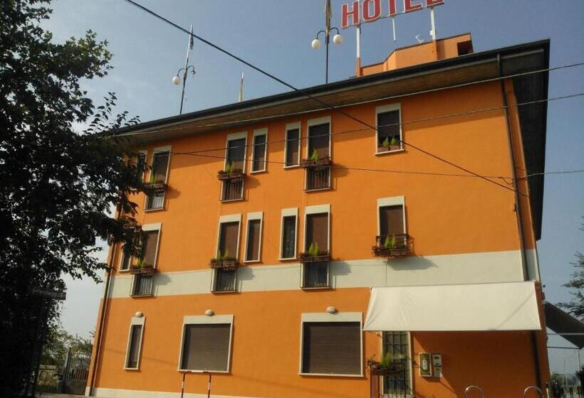 فندق Green Castellani