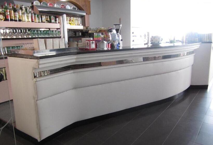 فندق Green Castellani