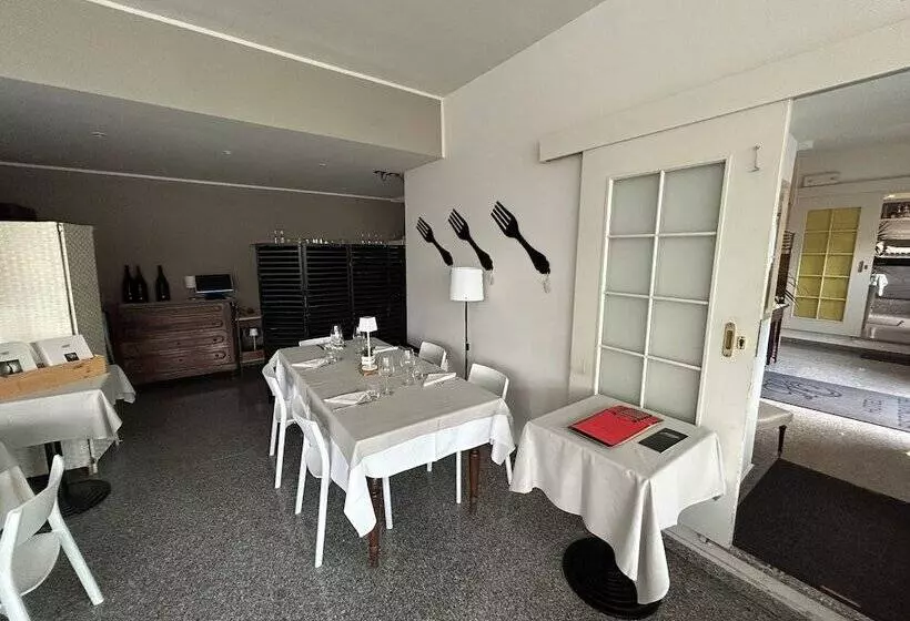 ホテル E Ristorante Cassone