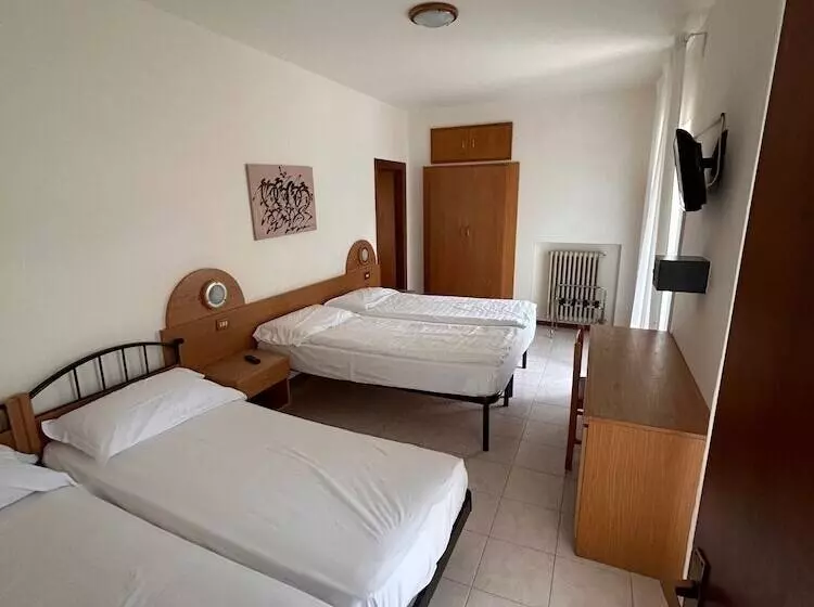 ホテル E Ristorante Cassone