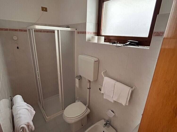 בית מלון כפרי E Ristorante Cassone