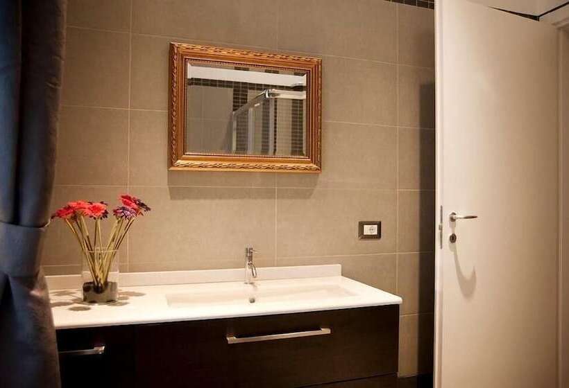 Hotel Erïk Langer House