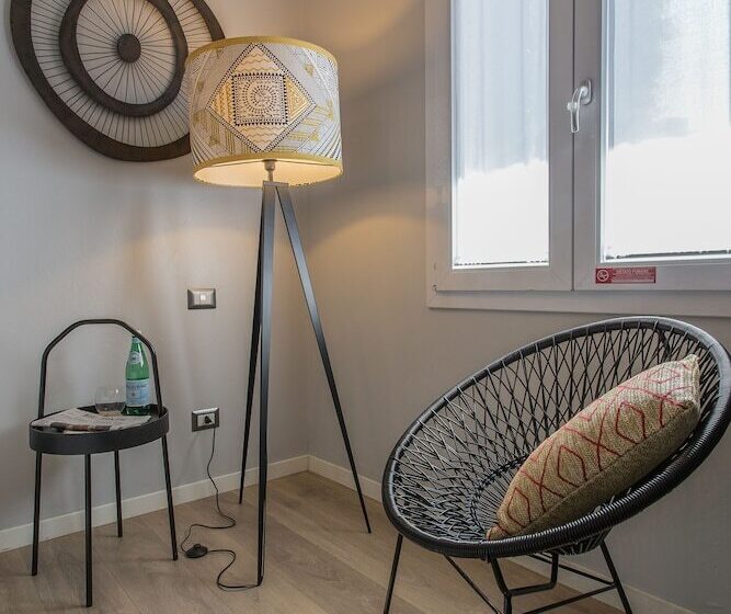 Hotel Erïk Langer House