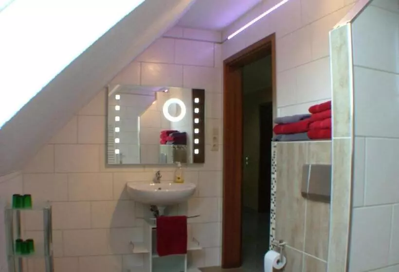 ホテル Garni Pension Zur Lutherstadt