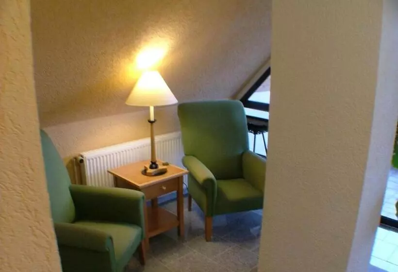 ホテル Garni Pension Zur Lutherstadt