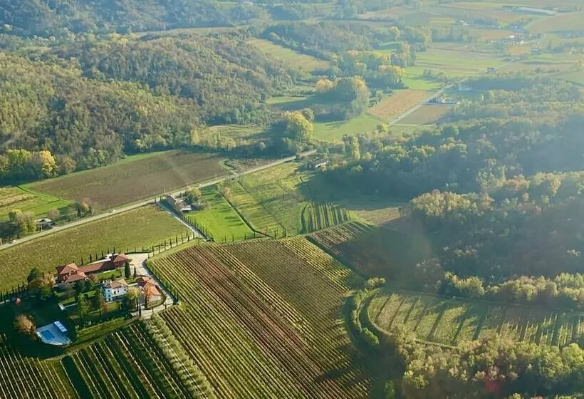 ホテル Il Roncal Wine Resort  For Wine Lovers